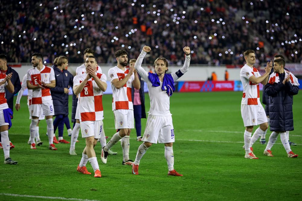 他用行动诠 他用行动诠